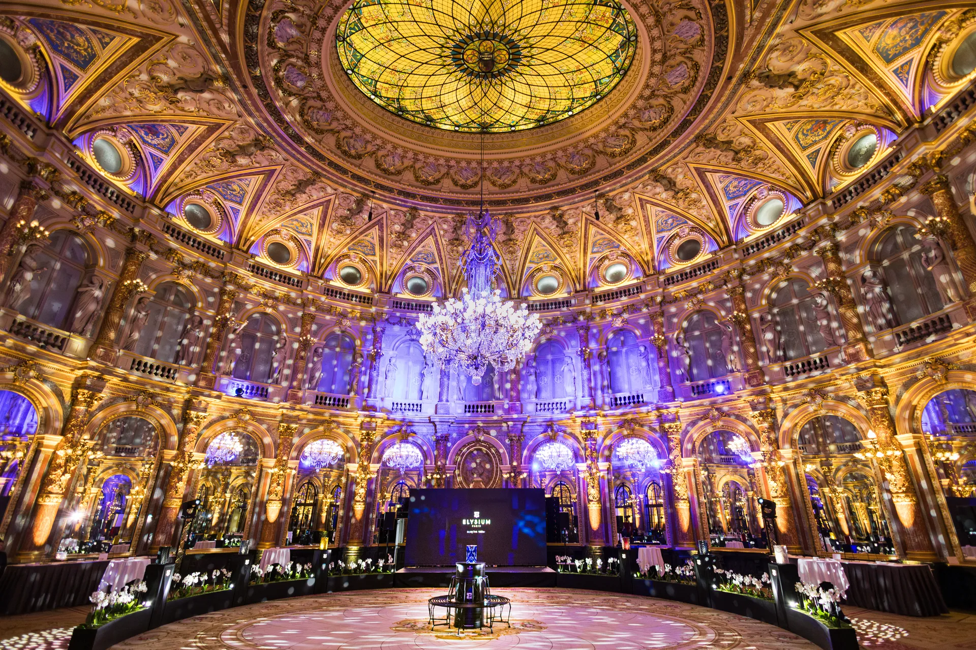 Salon de réception de l'InterContinental Paris Opéra lors du lancement d'un coffre-fort de luxe